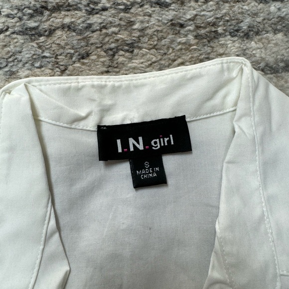 Girls white button down short sleeve shirt - Picture 3 of 4